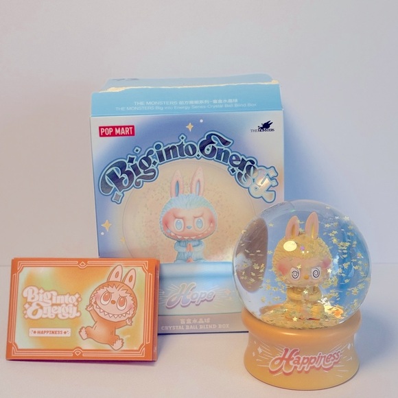 Labubu - Big Into Energy Snow Globes - Happiness - Picture 1 of 8